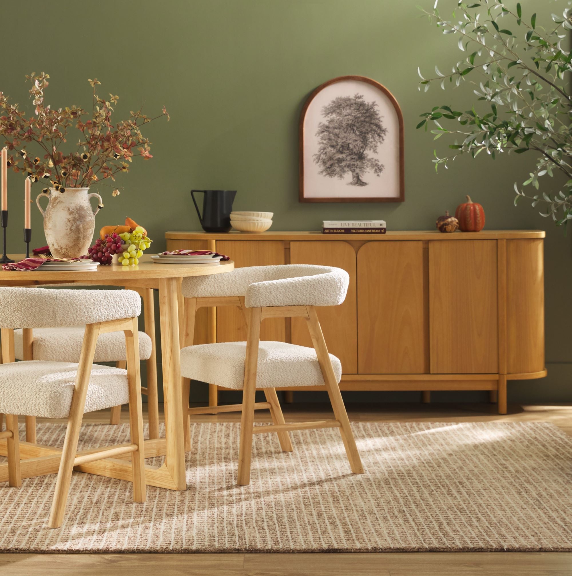 Ezra_Fall_Holiday_Hosting_Dining_mobile-1