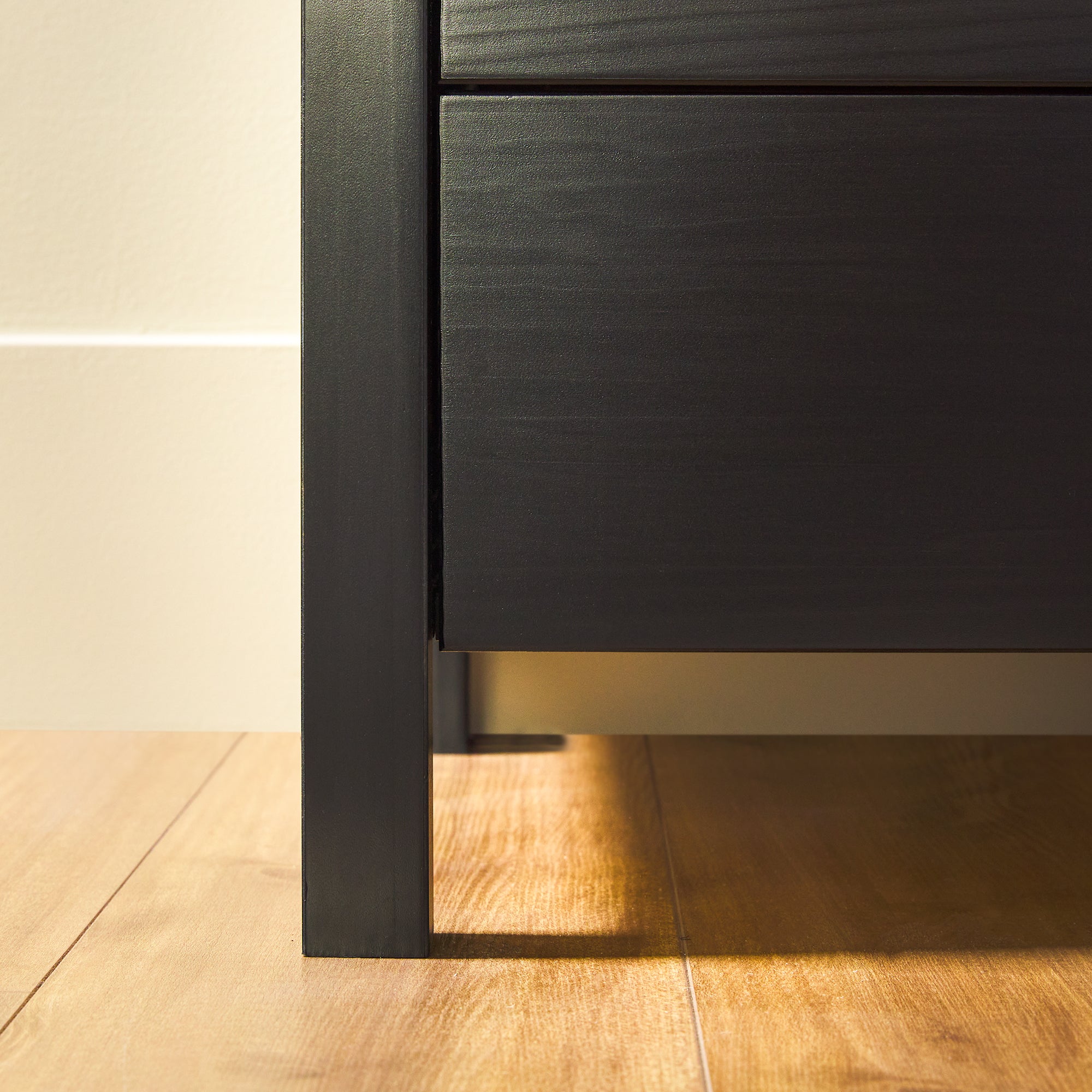 WEISL026D4BL1_ALL_US_DTL_03